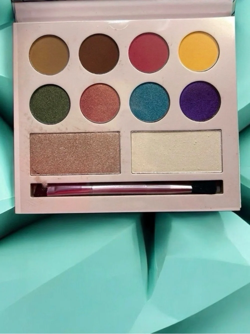 🍒 Moods Eyeshadow & Highlighter Palette By Laura Sanchez